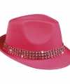 Fuchsia roze hoedjes diamantjes