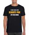 Karatepak zit in de was heren carnavals t-shirt zwart